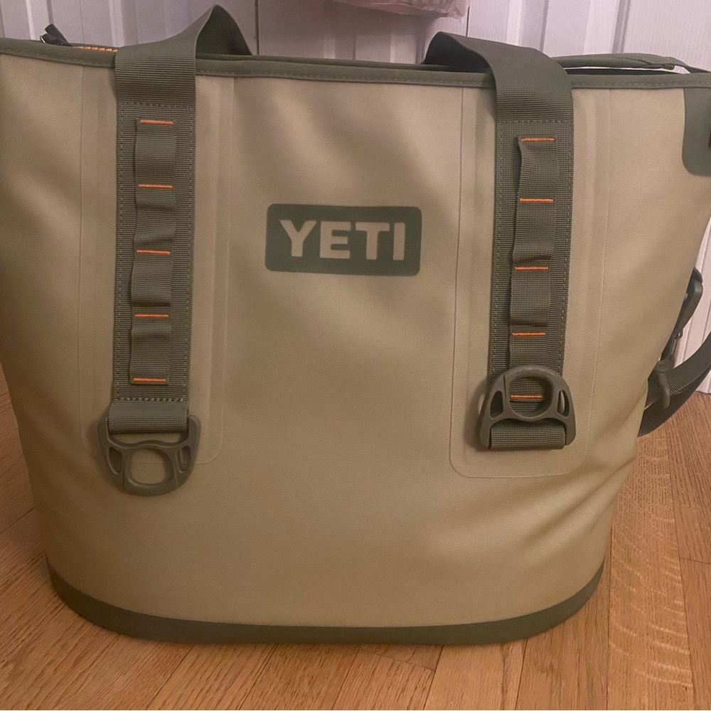 Yeti Soft Cooler Hopper